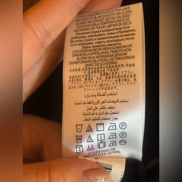 BCBG MAXAZRIA Blazer Rayon Blend ZipUp XS Women’s Like New Condition W/ Pockets - Picture 10 of 12